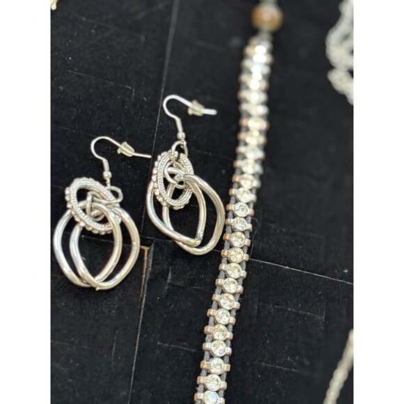 Multi-Layered Beaded Jewelry Set With Necklaces (napier too) Earrings & Turquois - Picture 11 of 16